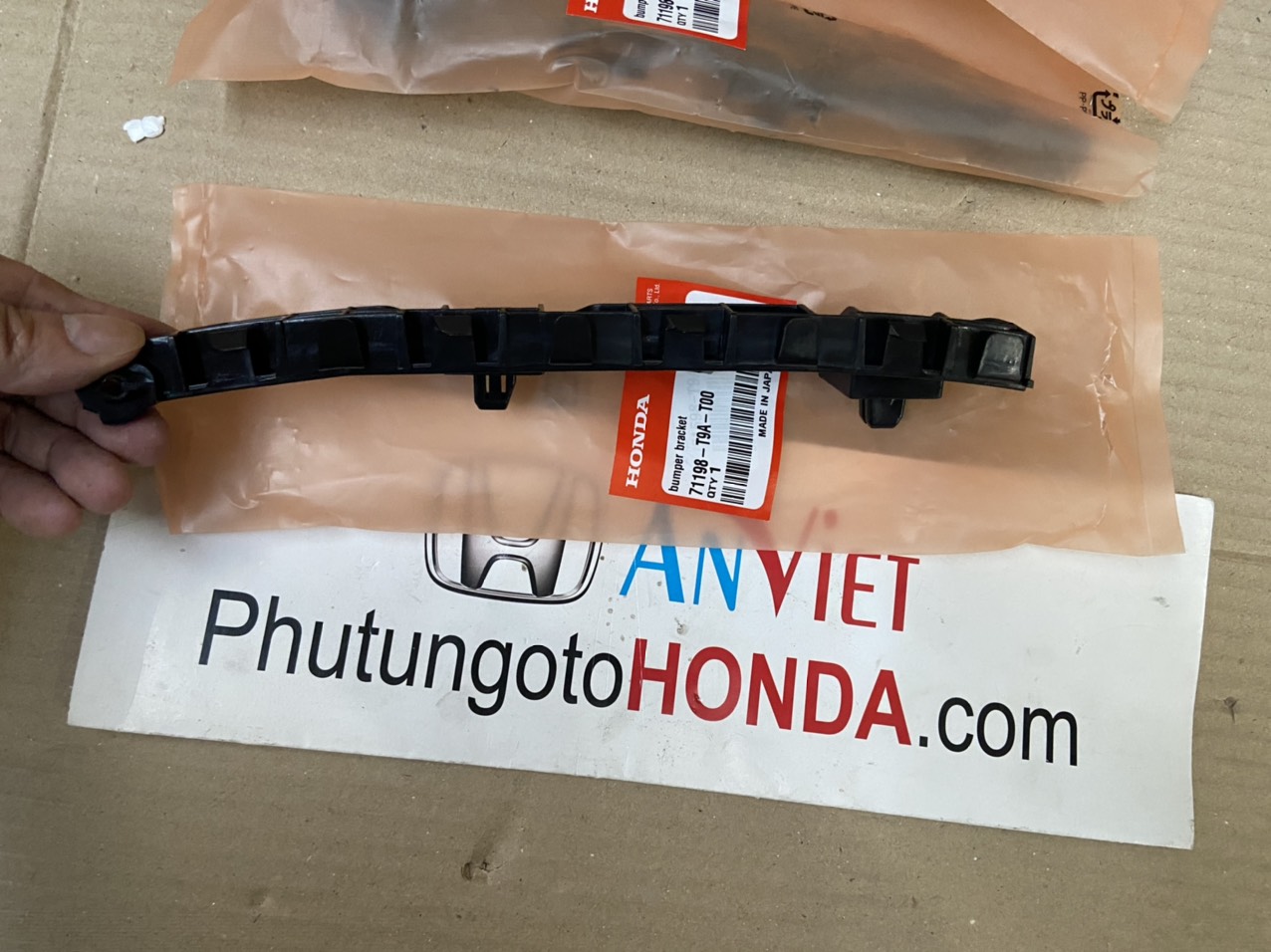 Cá cài ba đờ sốc trước miếng ngắn xe Honda CITY